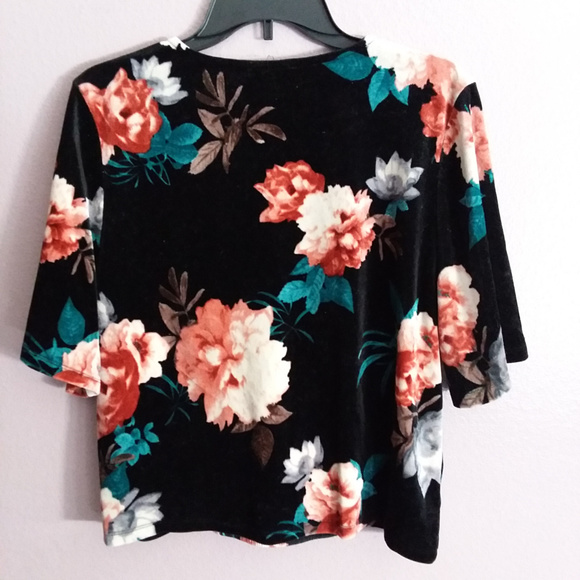 Black Floral Velvet top - Picture 5 of 5
